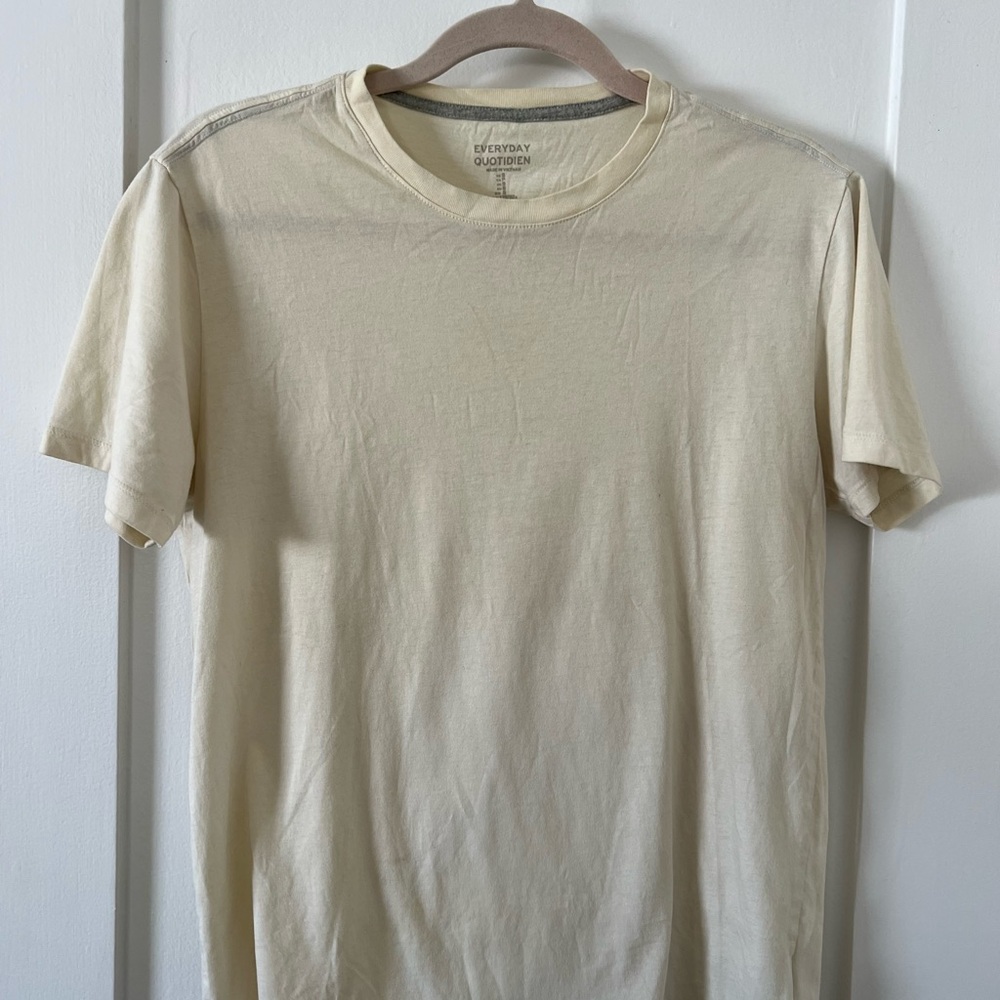 Gap Woman’s T-shirt cream color gently used
